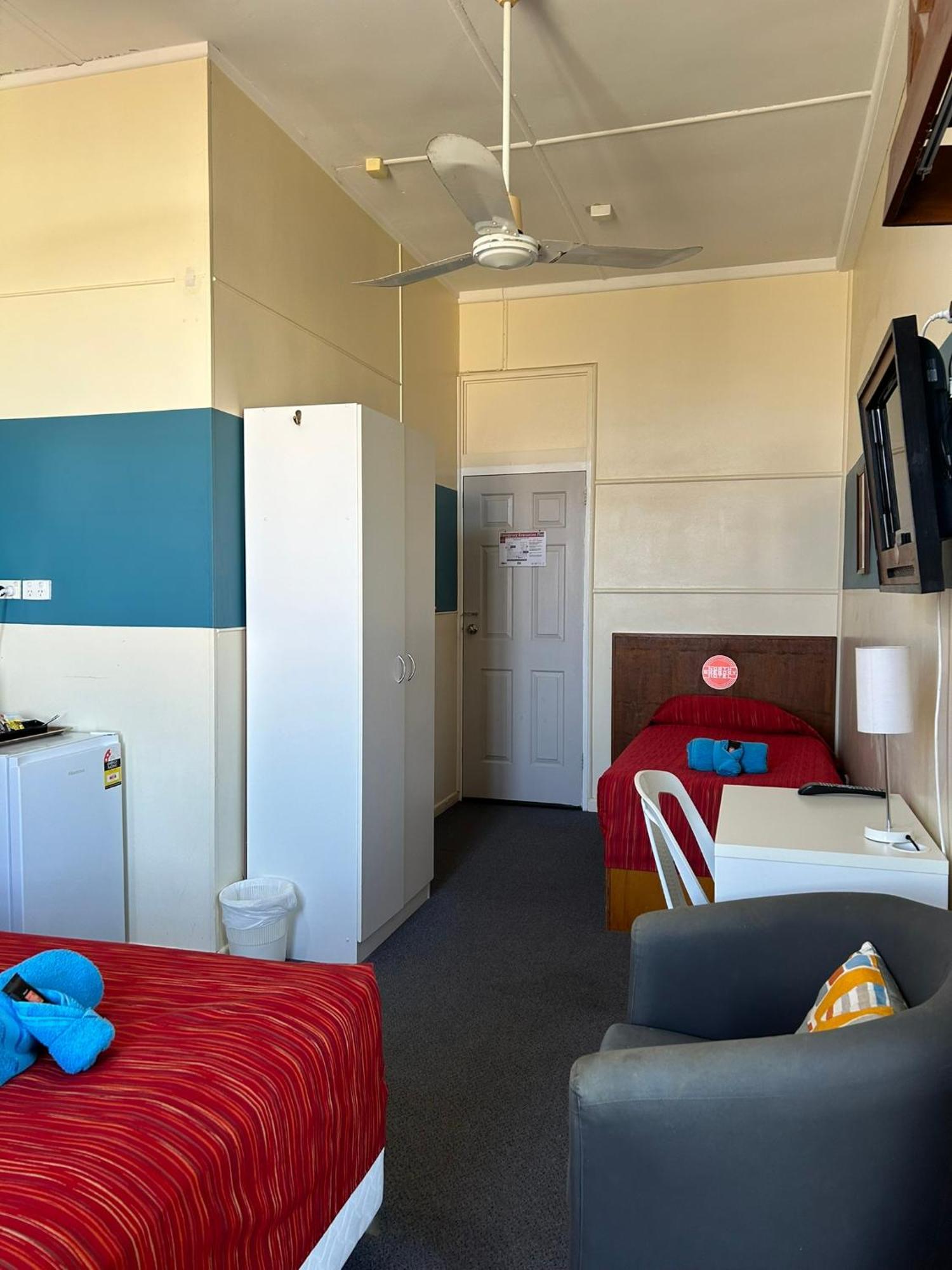 North Gregory Hotel Winton Bagian luar foto